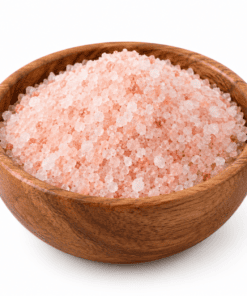 Fijn roze Himalayazout in houten kom op witte achtergrond