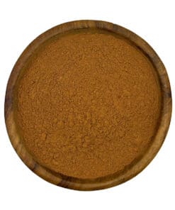 Speculaaskruiden met kaneel, nootmuskaat en warme specerijen in een kom