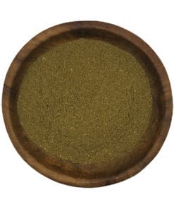Houten schaaltje met fijn gemalen oregano