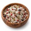 Zeezout Grigliata met grof zeezout, roze peper, jeneverbes, rozemarijn en laurier in een houten kom