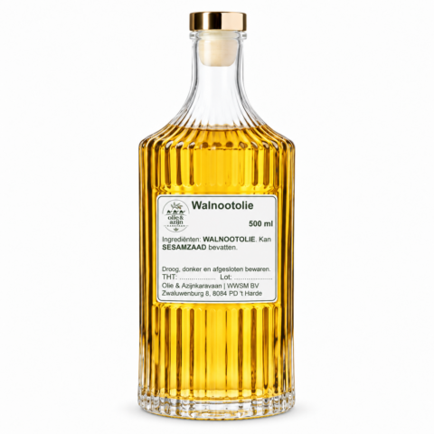 Walnootolie 500 ml met Olie & Azijnkaravaan-etiket binnen gladde vlak – representatieve illustratie