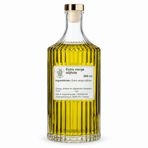 Extra vierge olijfolie 500 ml met eigen etiket binnen het gladde flesvak – representatieve illustratie