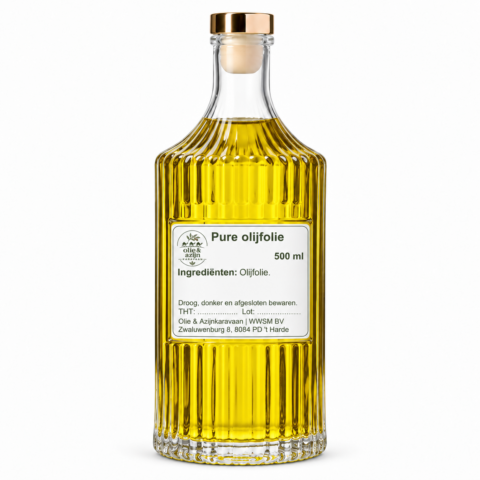 Pure olijfolie 500 ml met eigen etiket binnen het gladde flesvak – representatieve illustratie